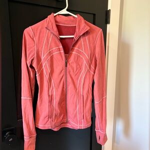 Lululemon Define Jacket Women’s size 6 
Color: *garmet dye Washed Misty Merlot